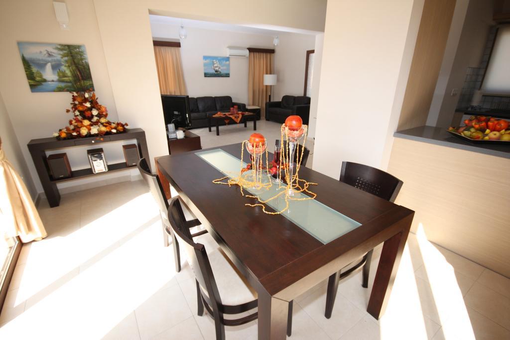 Holidays Villas Pissouri Rum bild
